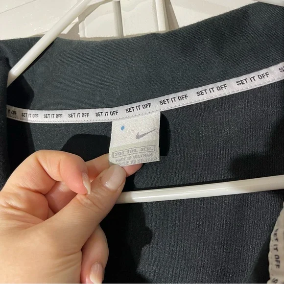 3x Nike zip up jacket. - Picture 4 of 5